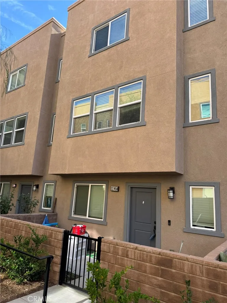 12745 Watt, Sylmar, California 91342 home-pic-2